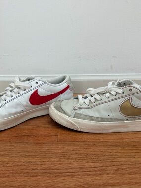 Nike Blazer Low 77 PRM Grey/White Gold Swoosh Mens Size 10.5 US